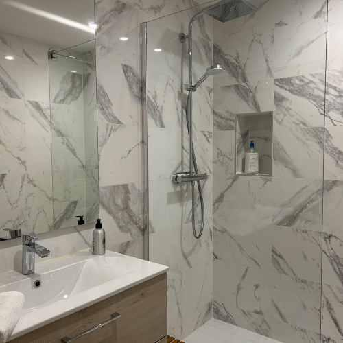 Douche spacieuse
